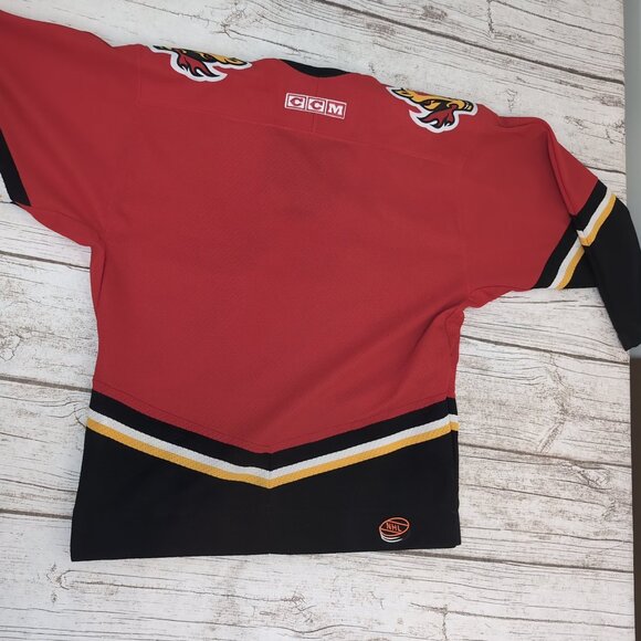 CCM Calgary Flames Youth Hockey Jersey Red/Black – Autographed S/M - Picture 12 of 12
